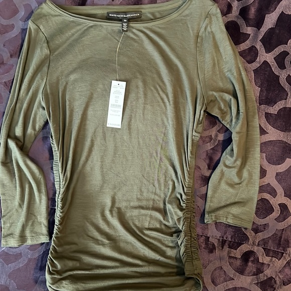 White House Black Market NWT 3/4 Shirred Side Tee Top Sz XS Sergeant color NEW - Picture 1 of 4